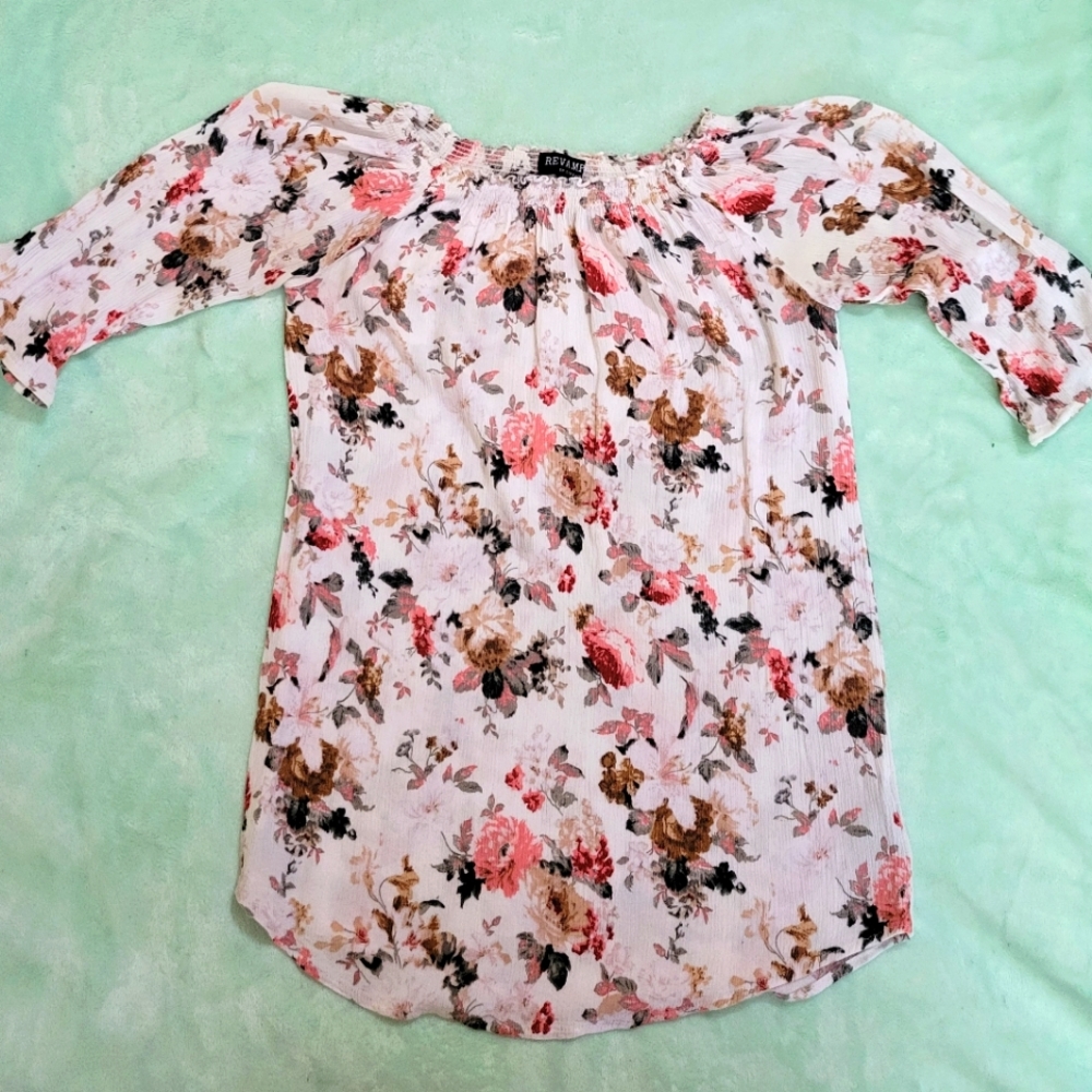 Nice flower top boho style 3/4 sleeves
